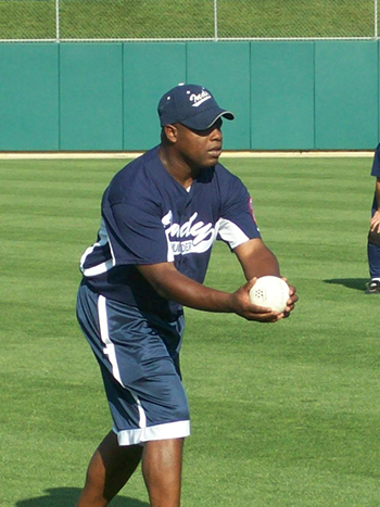 Darnell Booker pitching in an Indy Thunder jersey.
